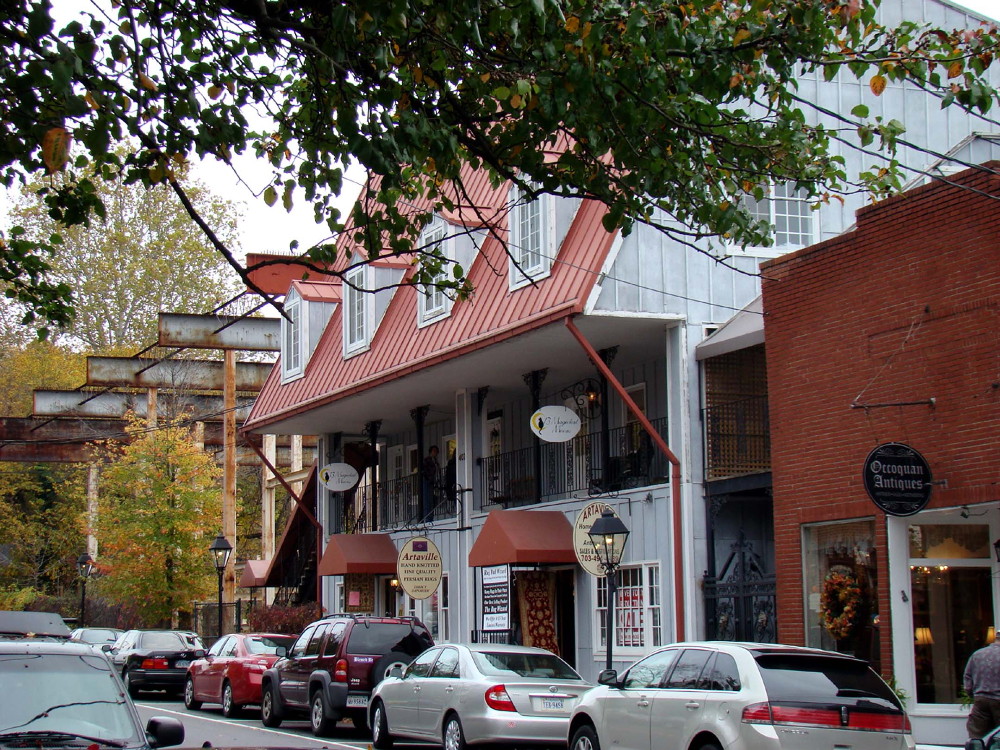 A street in historic Occoquan, Virginia